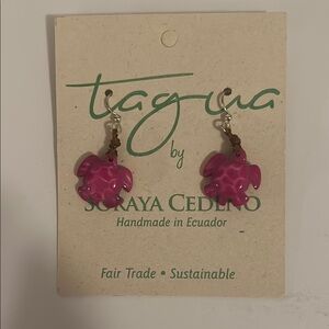 ⭐️🐢 NWT Pink turtle earrings by Tagua of Ecuador for pierced ears.
